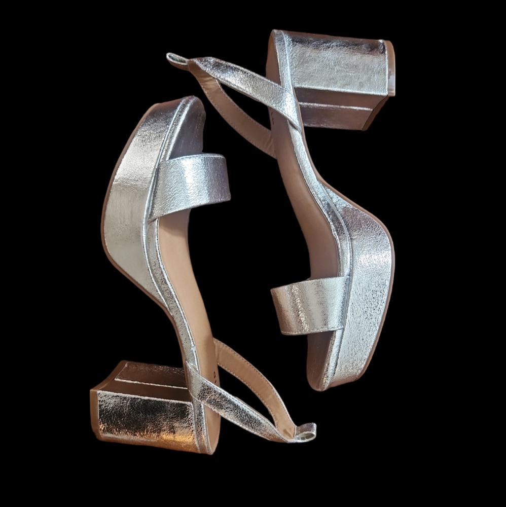 Torrid Silver Crinkle Platform Heel size 9WW